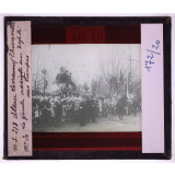 L'Alsace-Lorraine en 1918. Thionville. La foule assiste au défilé des troupes.