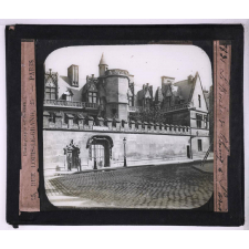 Habitation, maisons, hors série. Le Musée de Cluny à Paris.