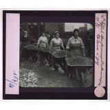 L'Effort des femmes britanniques pendant la guerre. Usine à gaz.