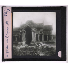 Les Ruines d'Angkor. La porte des Elephants.