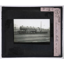 Silhouettes de locomotives. Locomotive Baltic au repos.