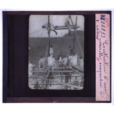 Les Travaux du génie dans un régiment de sapeurs mineurs. I. Fascinages, passerelles, ponts. Construction d'une passerelle suspendue à cadres.