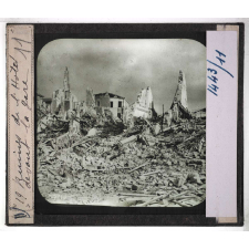 Le Tremblement de Terre de Messine (28 décembre 1908). Ruines de l'hôtel devant la gare.