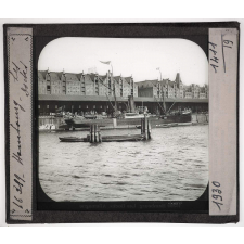 Allemagne du Nord. Hambourg. Les docks.