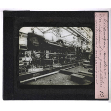 La Puissance de la mécanique moderne. Un intérieur d'un grand atelier de constructions mécaniques.