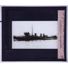 Forteresses et citadelles flottantes. (Les grands cuirassiers modernes). Destroyer anglais.