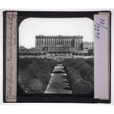 Espagne, ses Castilles. Madrid. Vue du Palais de la Reine côté sud.