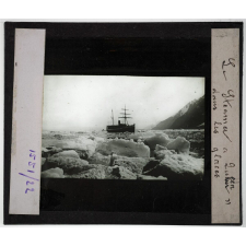 Alaska, Etats Unis. Le Steamer Queen dans les glaces.