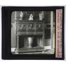 Le Mobilier en France du Moyen-Age au XIXè siècle. Dressoir, première moitié du 16e siècle. Musée des arts décoratifs.