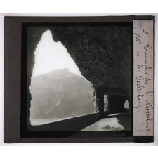 Formes de terrain. Tunnel de l'Ascenberg et le Seelisberg.