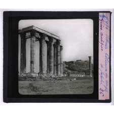 L'Art antique - Grèce. Athènes, colonnes du temple de Jupiter.
