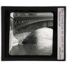 La Seine. L'échelle du pont de la Tournelle.