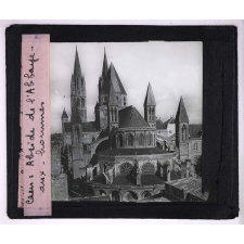 Architecture gothique I. - Edifices religieux. Caen : Abside de l'Abbaye-aux-hommes.