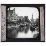 Hollande. Alkmaar. Vieilles maisons et beffroi.