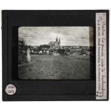 Orléanais sud du bassin de Paris. Chartres. Vue générale prise de Cachembach.