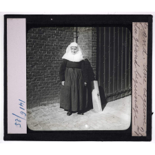 Gand. Une béguine du grand béguinage.