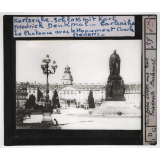 Bade. Karlsrühe. Schloss mit Karl Friedrich Denkmal. Carlsruhe. Le Château avec le Monument Charles Frédéric.
