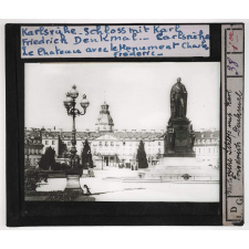 Bade. Karlsrühe. Schloss mit Karl Friedrich Denkmal. Carlsruhe. Le Château avec le Monument Charles Frédéric.
