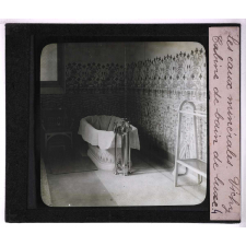 Eaux minérales. Vichy. Cabine de bain de luxe.