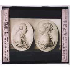 Goethe (I). Goethes Eltern 1773. Reliefs von J.P. Melchior. Weimar, Goethe-Nat.-Mus.