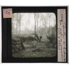 Produits des forêts. Fabrication du charbon de bois. Meule en préparation. Forêt d'Orléans.