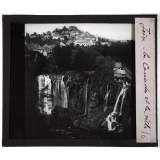 Yougoslavie. Jaïce, les Cascades et la ville.