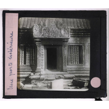 Les Ruines d'Angkor. Une porte intérieure.