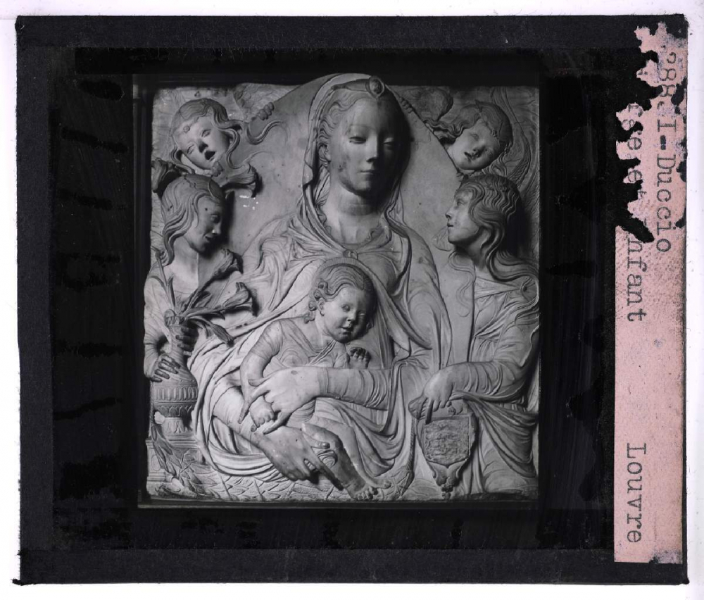 Œuvres des musées parisiens. Duccio, Vierge et Enfant, Louvre. 