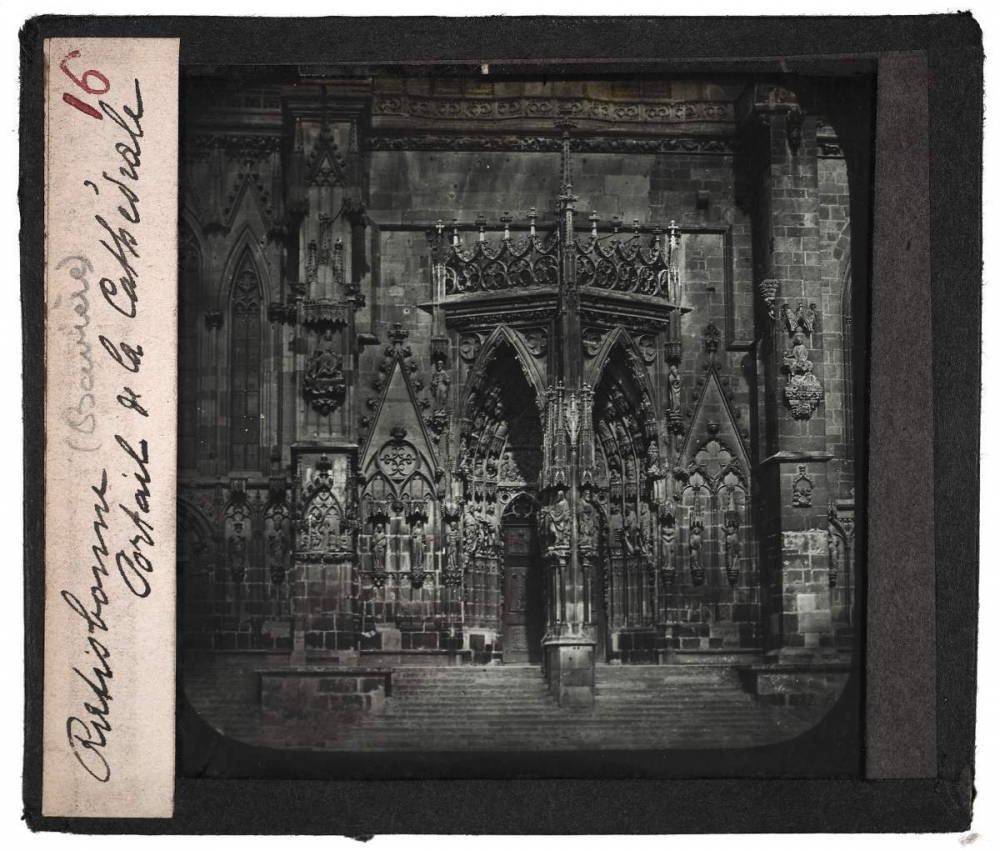 La Bavière. Ratisbonne. Portail de la Cathédrale.