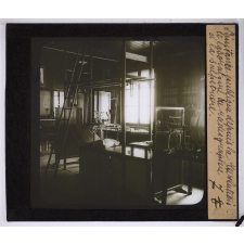 Assistance Publique depuis la révolution. Le laboratoire de radiographie à la Salpetrière.