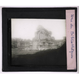 Les Ruines d'Angkor. Une des Bibliothèques.