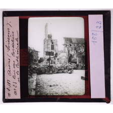 L'Aisne en 1918. Soissons. Rue des Cordeliers et la Cathédrale.