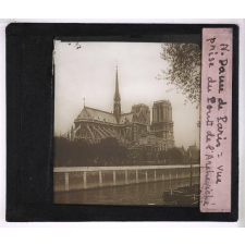Notre-Dame de Paris. Vue prise du Pont de l'Achevêché.