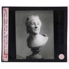 L'Art français des origines à 1800 - d'après les collections du Petit Palais (Exposition universelle de 1900). II. XVIIe et XVIIIe siècles. Madame de Fonville, buste terre cuite.