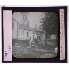 Villes martyres. Soissons. Le clocher St Vaast.