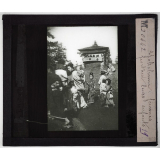 Le Japon. Yokohama : femmes portant leurs enfants.