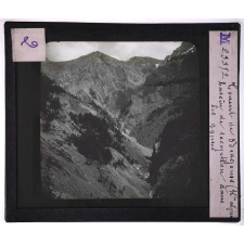 Torrents, reboisements. Torrent de Bragouss (Htes alpes), bassin de réception dans les gypses.