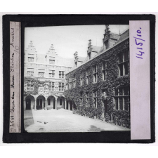 Bruxelles, Anvers, Malines, Ostende, Louvain, etc... Cour du Musée Plantin, Anvers.