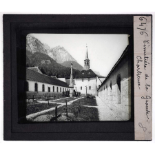 Le Dauphiné. Cimetière de la Grande Chartreuse.