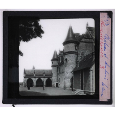 La Renaissance. Château d'Amboise, la cour.