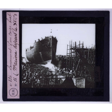 La Marine depuis le XVIIe siècle jusqu'à nos jours. Lancement d'un cargo-boat.