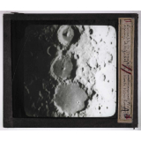 Cosmographie. II. La Lune et le système planétaire. Exemple de grands cratères lunaires (Ptolémée, Alphonse et Arzachel). 