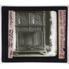 Le Mobilier en France du Moyen-Age au XIXè siècle. Dressoir, première moitié du 16e siècle. Musée des arts décoratifs.