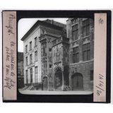 Bruges. La maison de la place Van Eyck. 