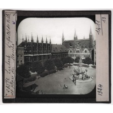Allemagne du Nord. Lubeck. L'hôtel de Ville et place du Marché.