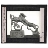 L'Art français des origines à 1800 - d'après les collections du Petit Palais (Exposition universelle de 1900). I. Moyen Âge et Renaissance. Lionne et cavalier, bronze gallo-romain.
