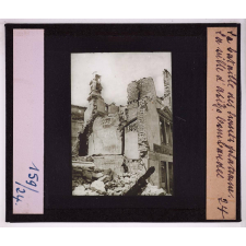 La Bataille des hauts plateaux de l'Adige à la Brenta (mai - juillet 1916). La ville d'Asiago bombardée.