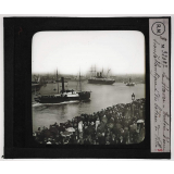 Normandie, Pays de Caux et d'Auge. Le Havre. Entrée d'un transatlantique et du bateau de ville.