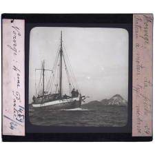 Norvège, la pêche. Bateau à moteur, type moderne.