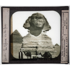 Egypte. Le Sphinx vu de face.